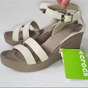 NWT CROCS Leigh Wedge size 8